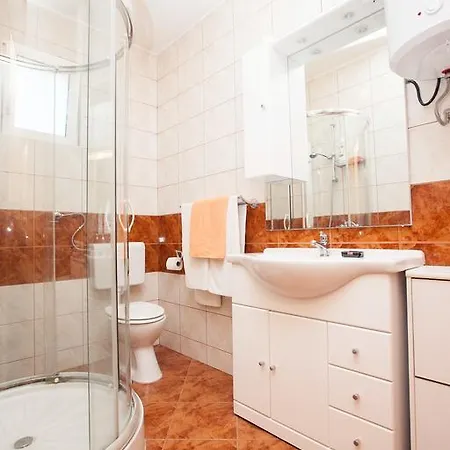 Stana - Beachfront With Sea View & Free Parking Vinišće