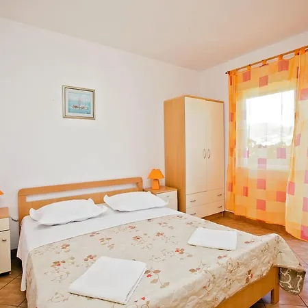 Pensión Stana - Beachfront With Sea View & Free Parking Vinišće