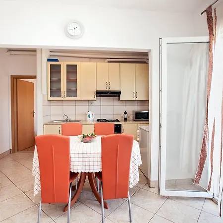 Stana - Beachfront With Sea View & Free Parking